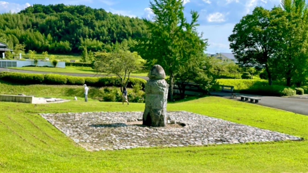 飛鳥の謎の石造物vol.8】「石人像」と「須弥山石」1400年前の